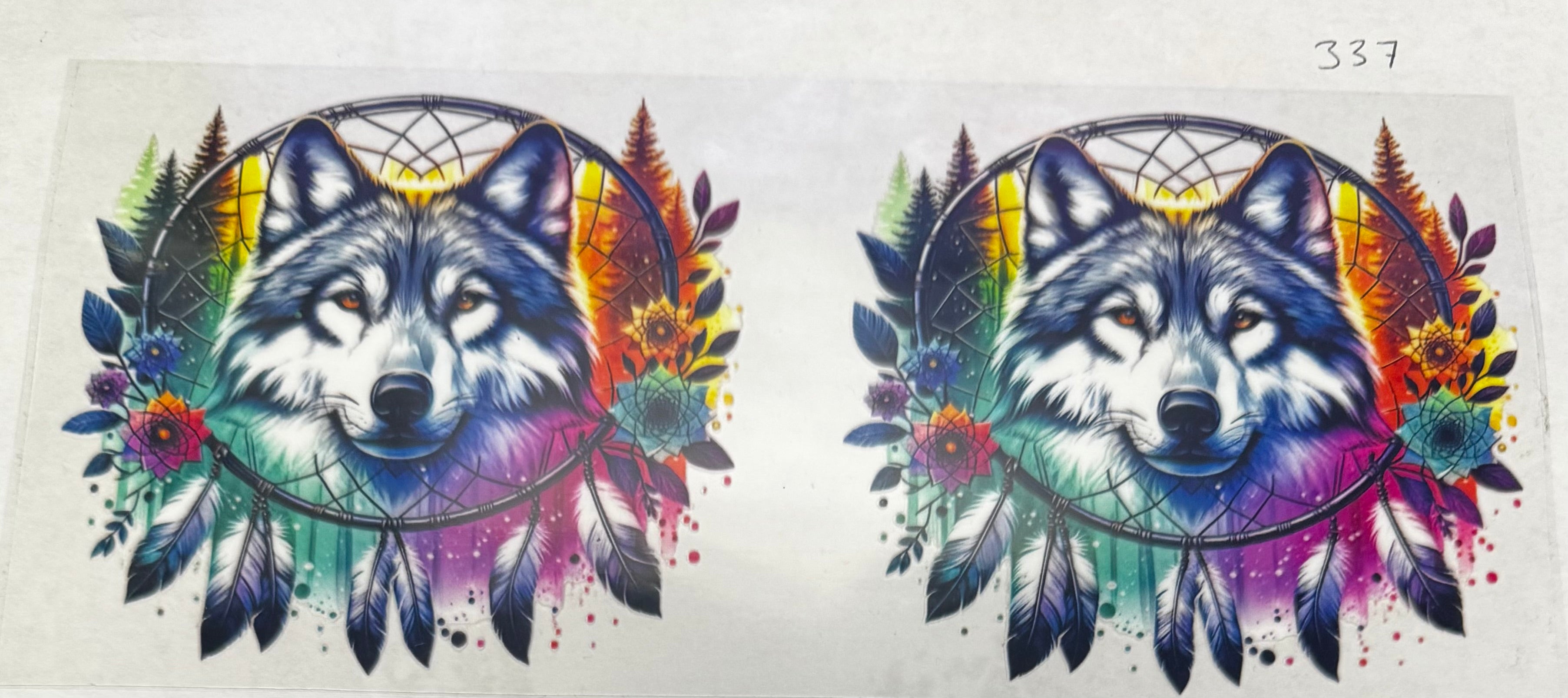 #337 Wolf colorful feathers