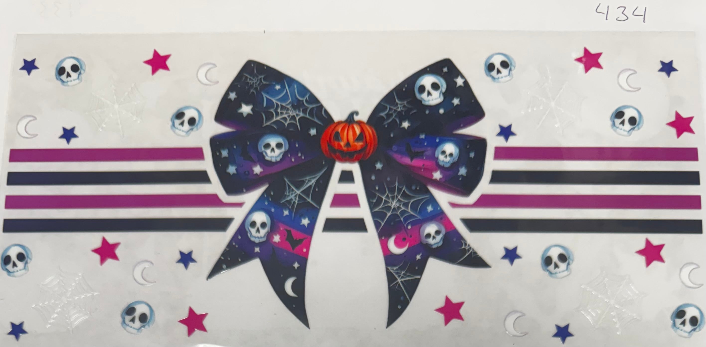 #434 Pumpkin bow with skulls